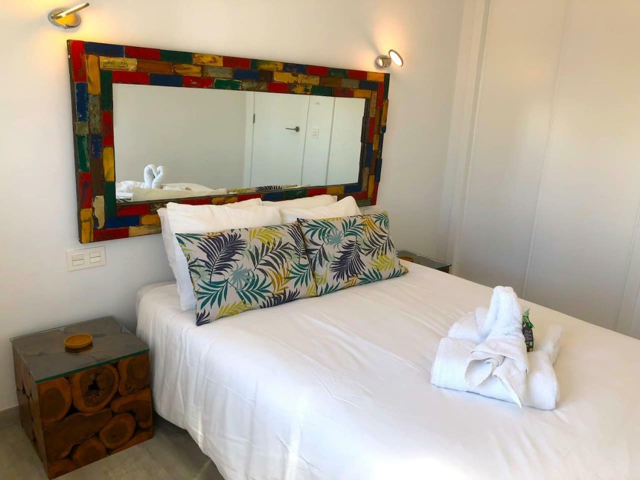 Sea Breeze With Shared Pool And Near The Beach Leilighet Costa Teguise Eksteriør bilde