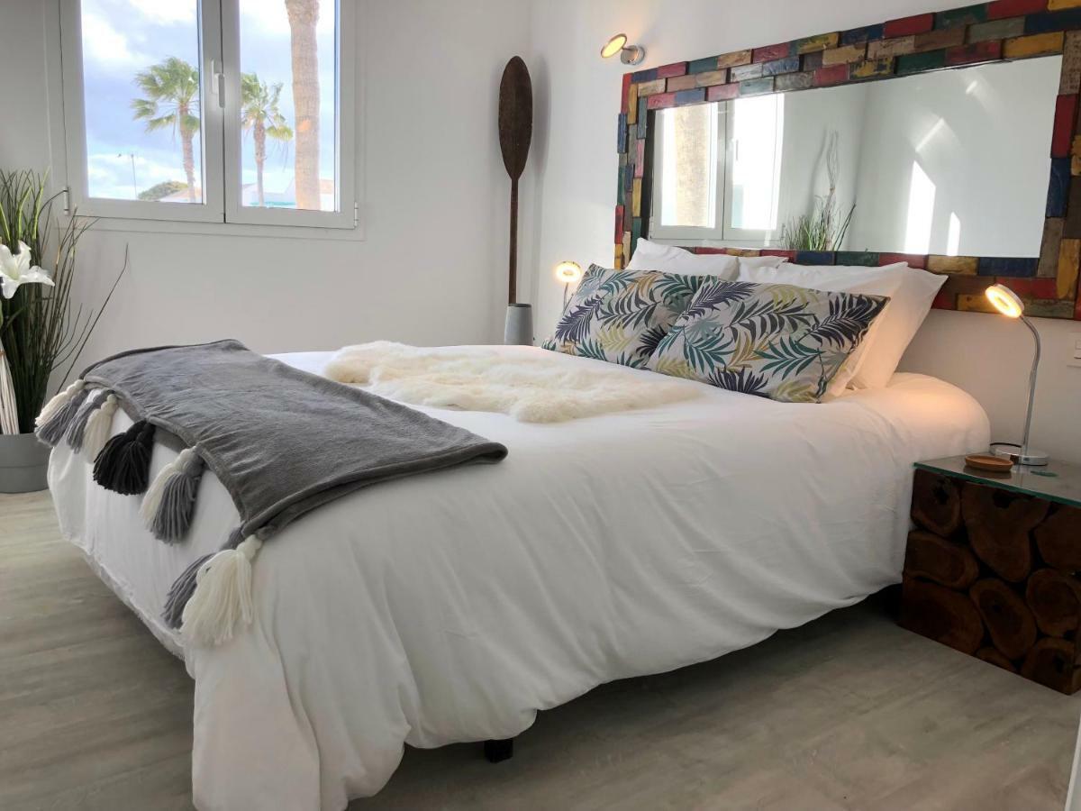 Sea Breeze With Shared Pool And Near The Beach Leilighet Costa Teguise Eksteriør bilde